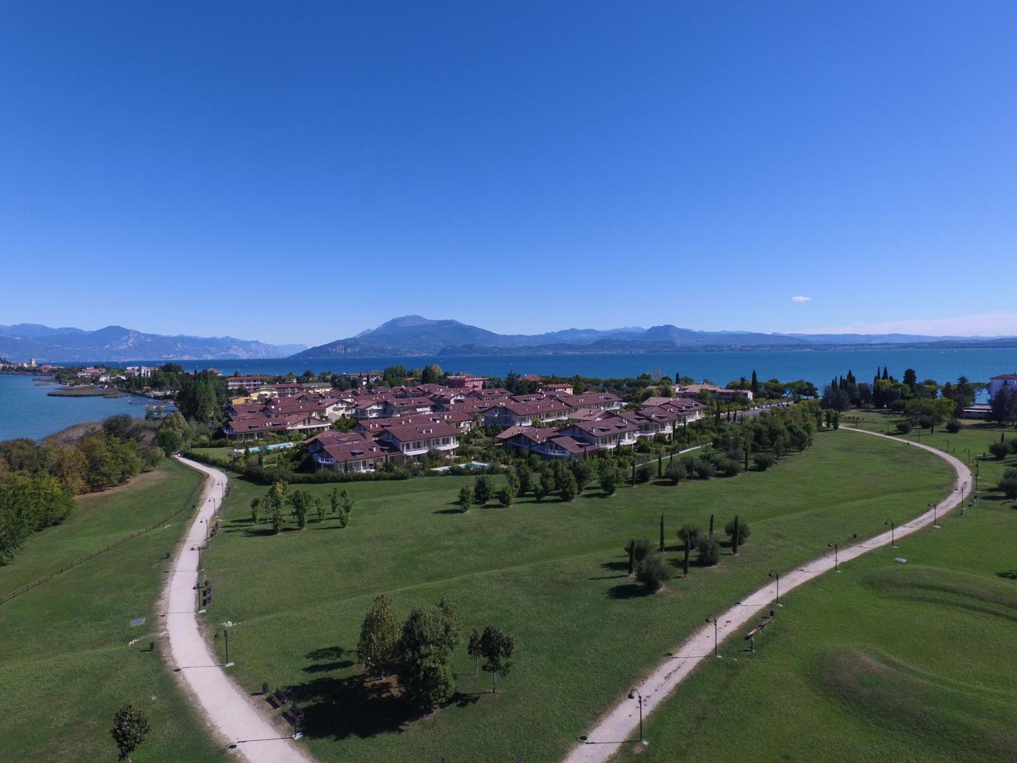 Alma Garda Home Sirmione Exteriör bild
